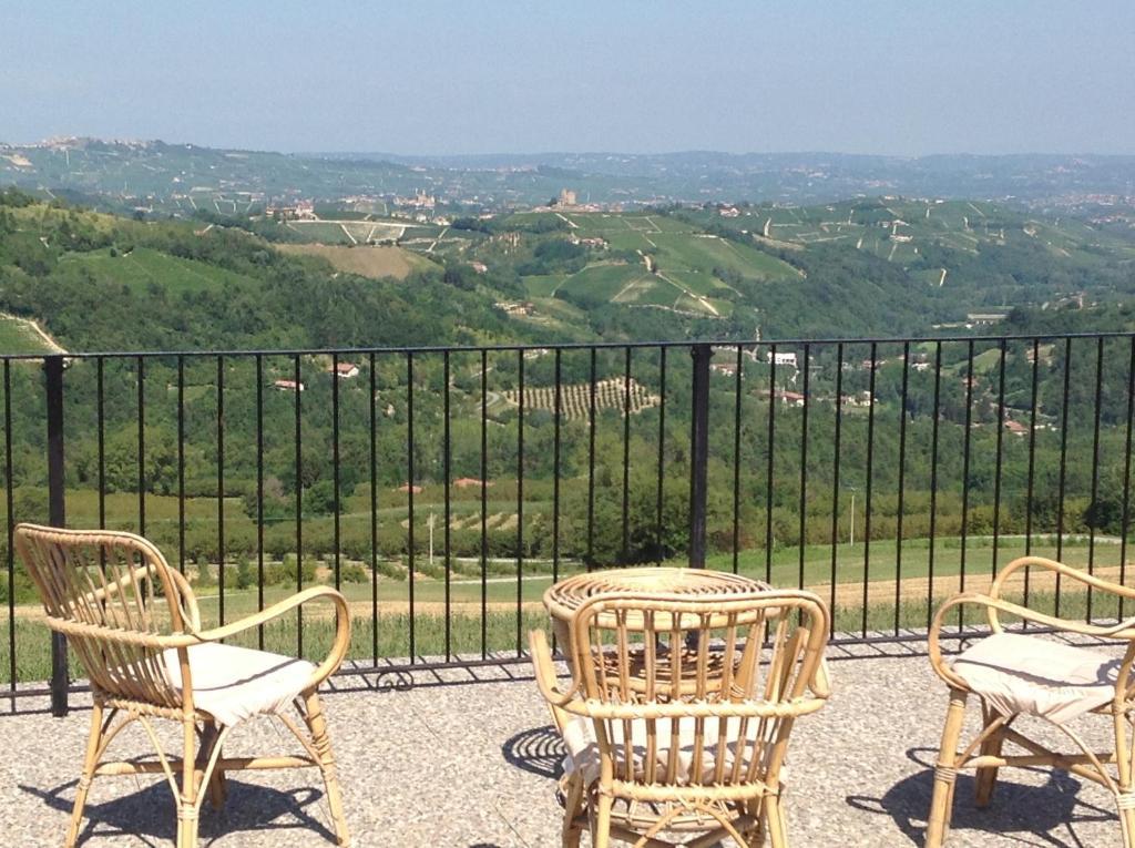 Locanda San Lorenzo Roddino Luaran gambar